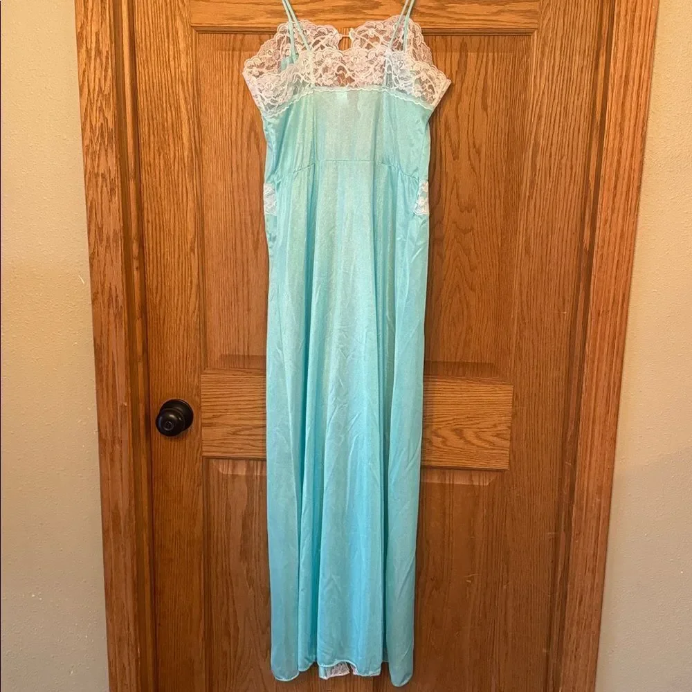 VINTAGE Aqua Blue Nylon Lace Nightgown Keyhole Front 1960s 1970s  Lingerie Small - Picture 8 of 10